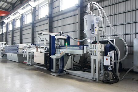 Mexican professional producer installed 2 sets Fibrillated tape line + 5 sets of tying tape line